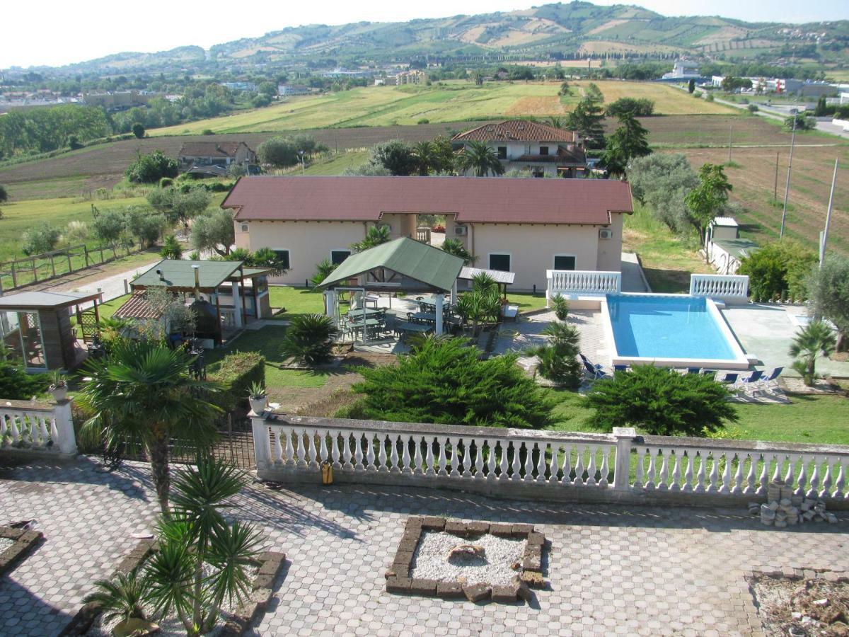 Residence Il Villaggio Del Re Corropoli Εξωτερικό φωτογραφία
